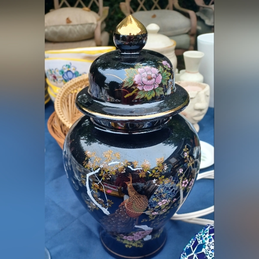 Yamaji VTG Urn Vase